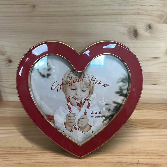 Enamel Heart Shaped Frame - Picture 1 of 3